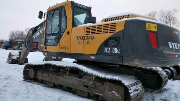 黑龙江出售转让二手8000小时2010年沃尔沃EC240BLC挖掘机
