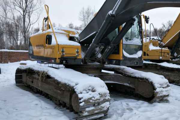 黑龙江出售转让二手8000小时2010年沃尔沃EC240BLC挖掘机