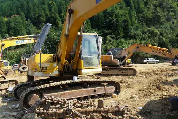 贵州出售转让二手7000小时2010年小松PC220挖掘机