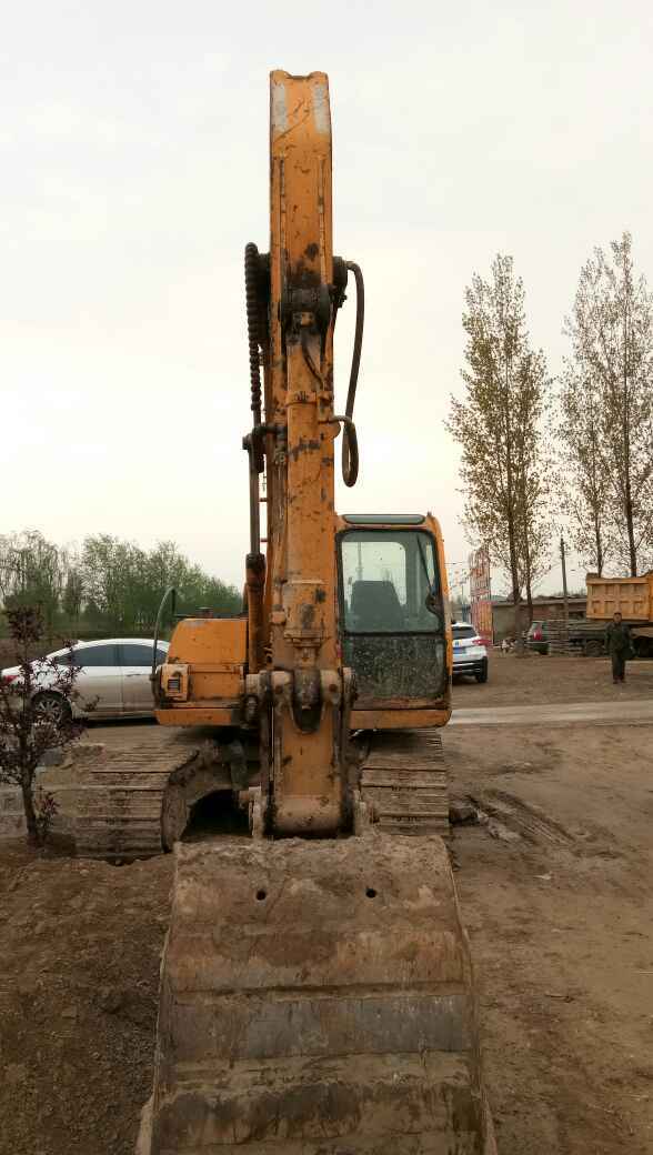 山东出售转让二手12000小时2004年现代R130LC挖掘机