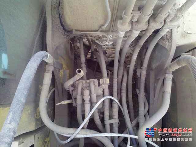 山东出售转让二手17000小时2008年小松PC240LC挖掘机