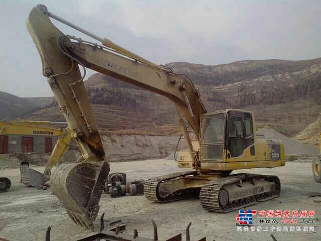 山东出售转让二手9000小时2009年小松PC220挖掘机