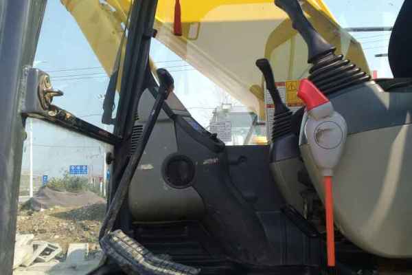 安徽出售转让二手7000小时2012年小松PC200挖掘机