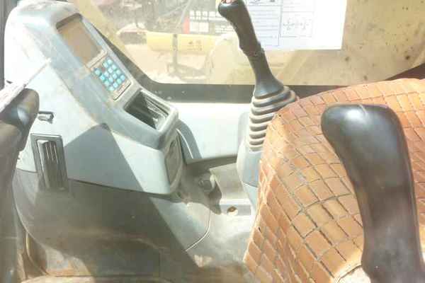 云南出售转让二手9800小时2009年小松PC360挖掘机
