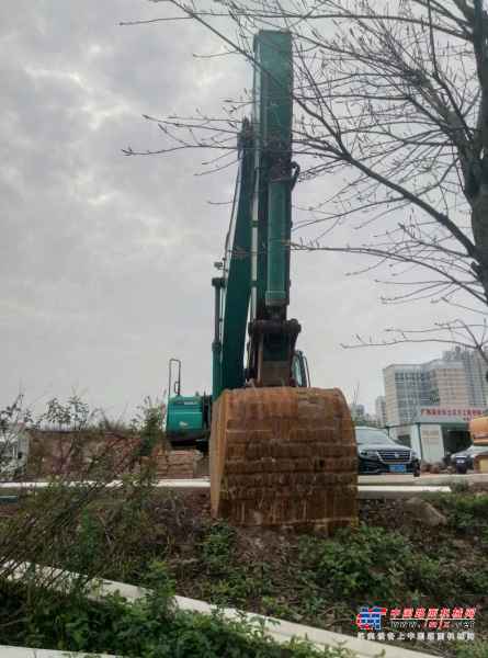 广西出售转让二手8000小时2012年神钢SK330挖掘机