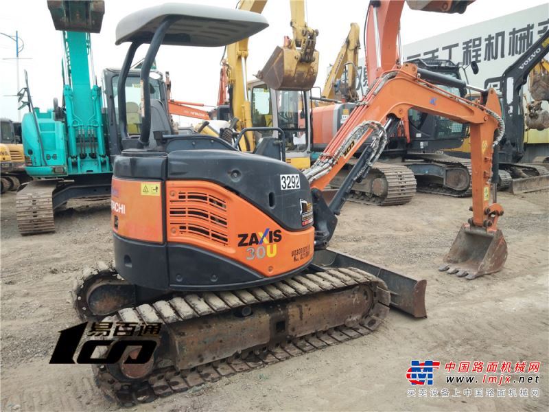 北京出售转让二手4867小时2010年日立ZX30U-3挖掘机