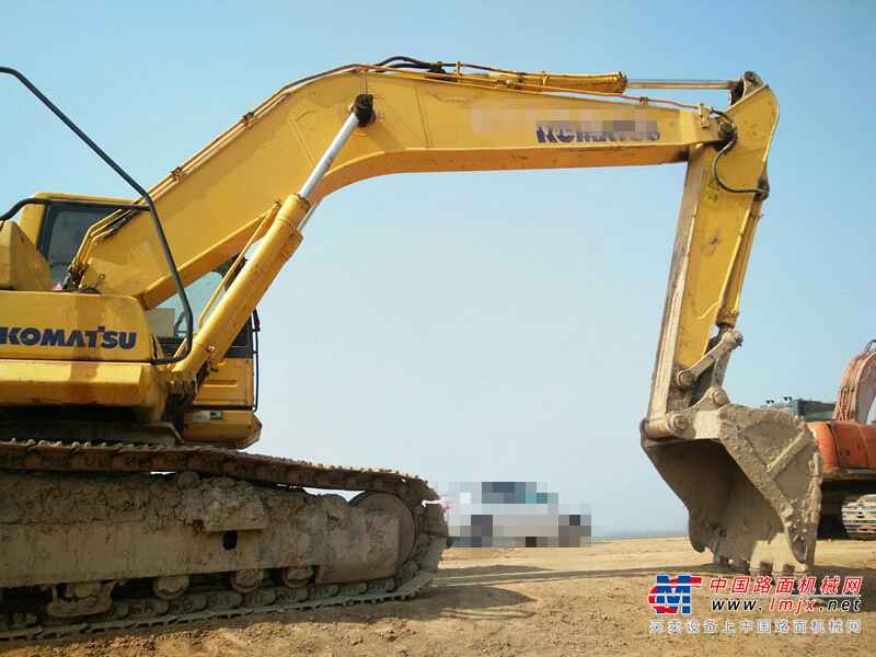 山东出售转让二手6000小时2011年小松PC200挖掘机
