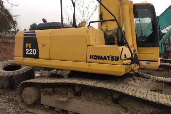 四川出售转让二手4500小时2012年小松PC220挖掘机