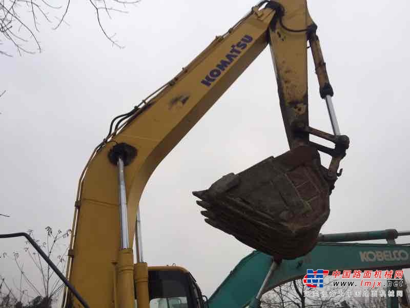 四川出售转让二手4500小时2012年小松PC220挖掘机