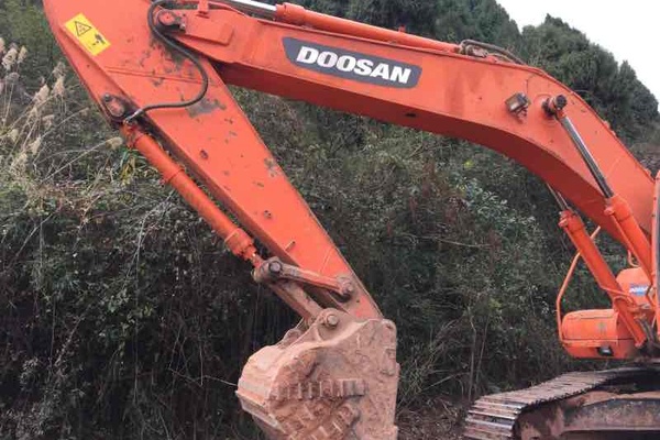 四川出售转让二手6000小时2012年斗山DH225LC挖掘机