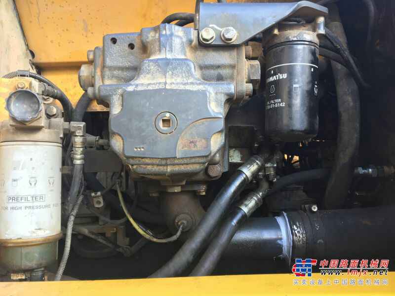 云南出售转让二手8659小时2010年小松PC240LC挖掘机