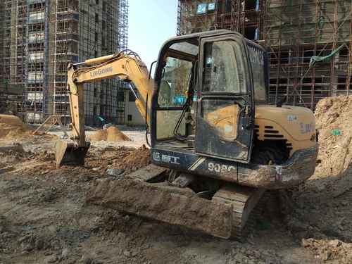江苏出售转让二手8000小时2010年柳工CLG906C挖掘机