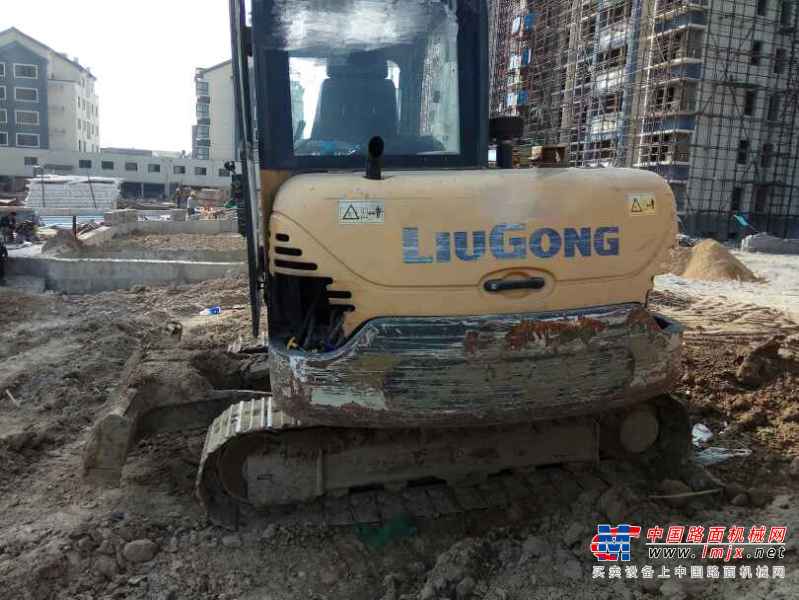 江苏出售转让二手8000小时2010年柳工CLG906C挖掘机