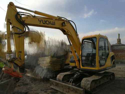 黑龙江出售转让二手8000小时2010年玉柴YC85挖掘机