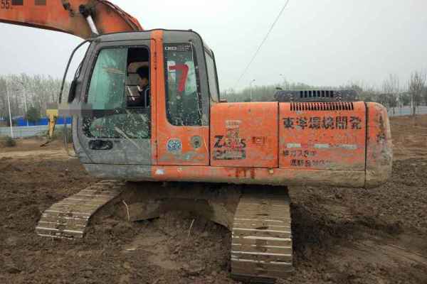 山东出售转让二手7600小时2004年日立ZX200挖掘机