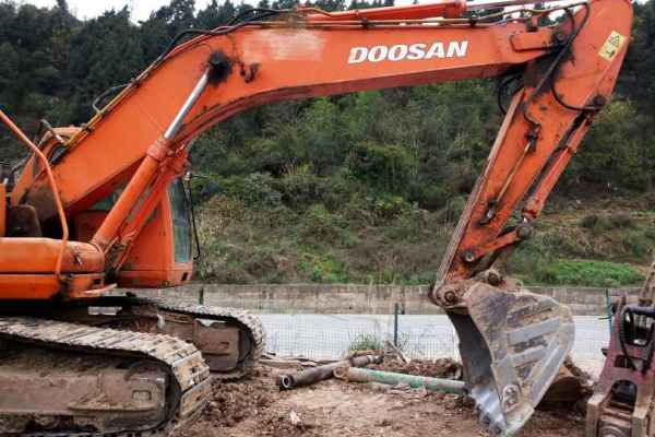 四川出售转让二手12450小时2011年斗山DH225LC挖掘机
