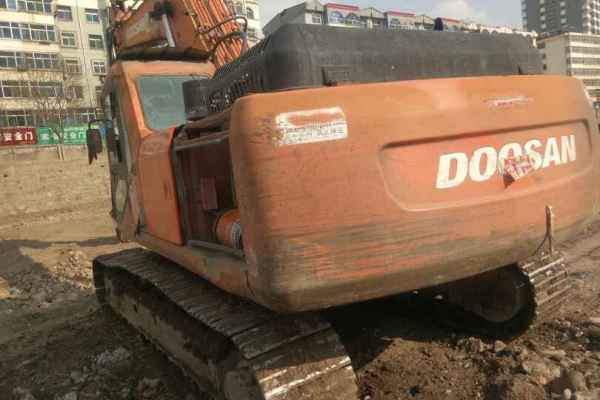 山西出售转让二手8000小时2009年斗山DH300挖掘机