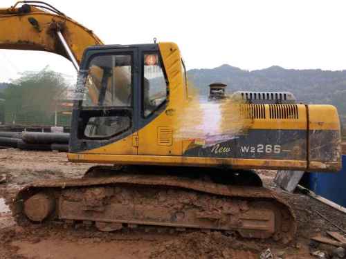 四川出售转让二手11000小时2010年沃得重工W2239挖掘机
