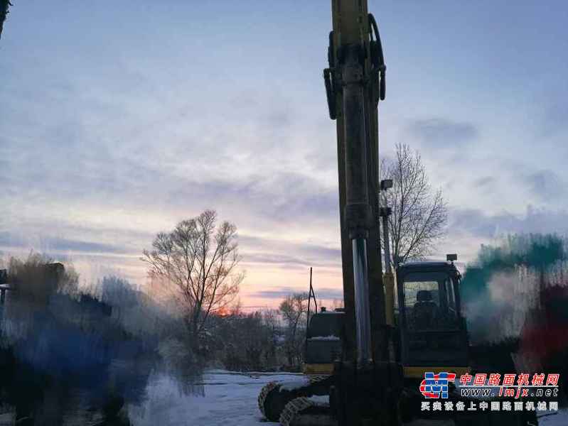 黑龙江出售转让二手6600小时2011年住友SH210挖掘机
