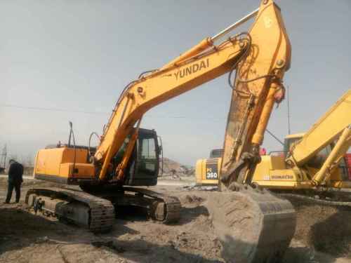 甘肃出售转让二手8000小时2010年现代R225LC挖掘机