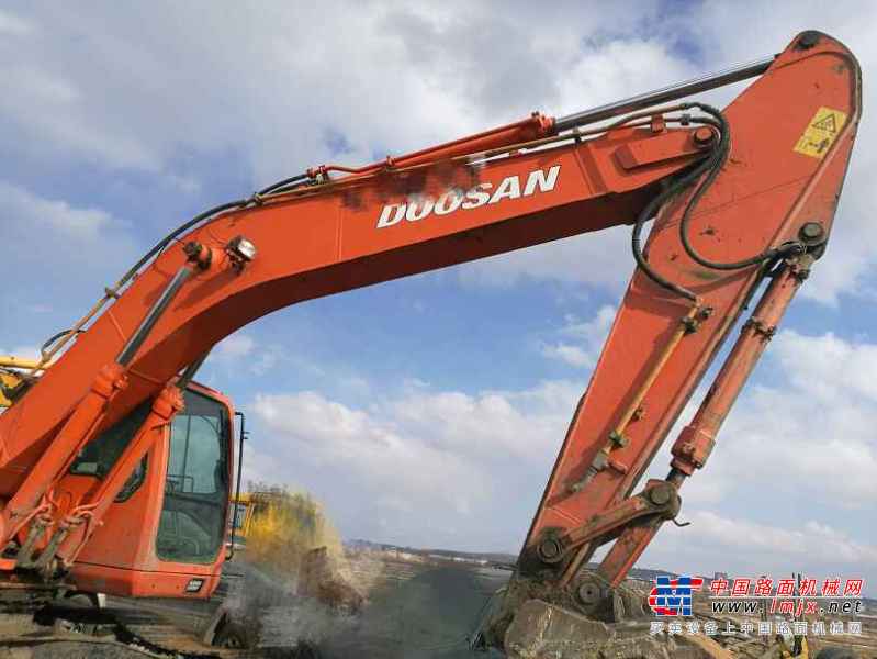 黑龙江出售转让二手9000小时2009年斗山DH225LC挖掘机