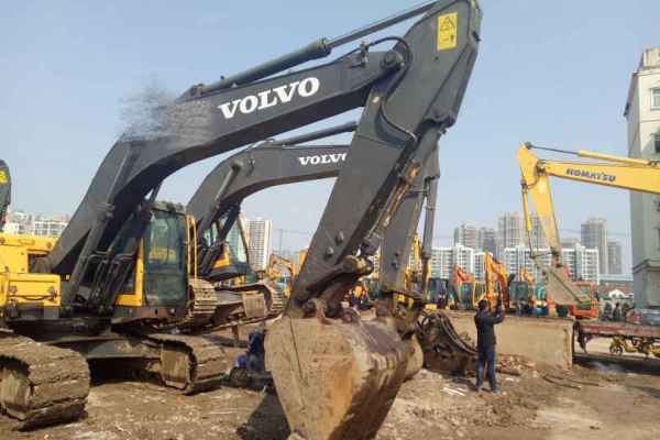 江苏出售转让二手8686小时2010年沃尔沃EC210B挖掘机