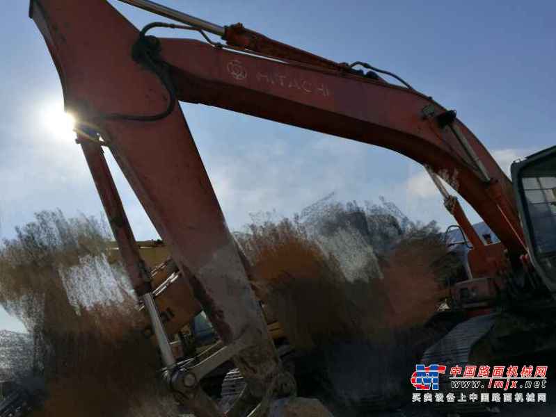 黑龙江出售转让二手18000小时2003年日立EX200挖掘机