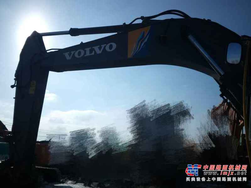 黑龙江出售转让二手5000小时2013年沃尔沃EC250DL挖掘机