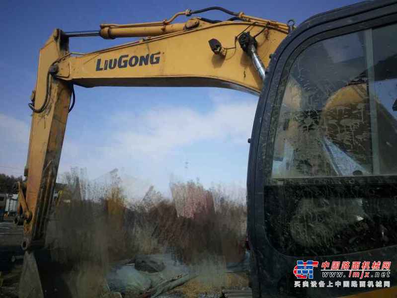 黑龙江出售转让二手7000小时2009年柳工CLG220LC挖掘机