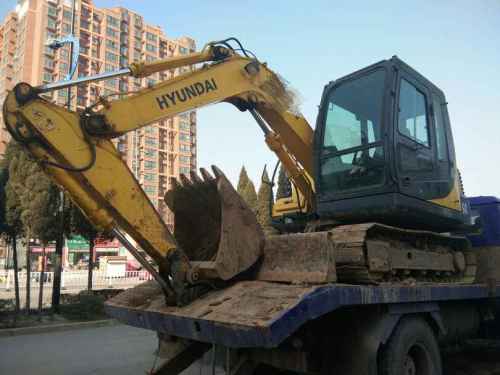 河南出售转让二手4000小时2013年现代R80挖掘机