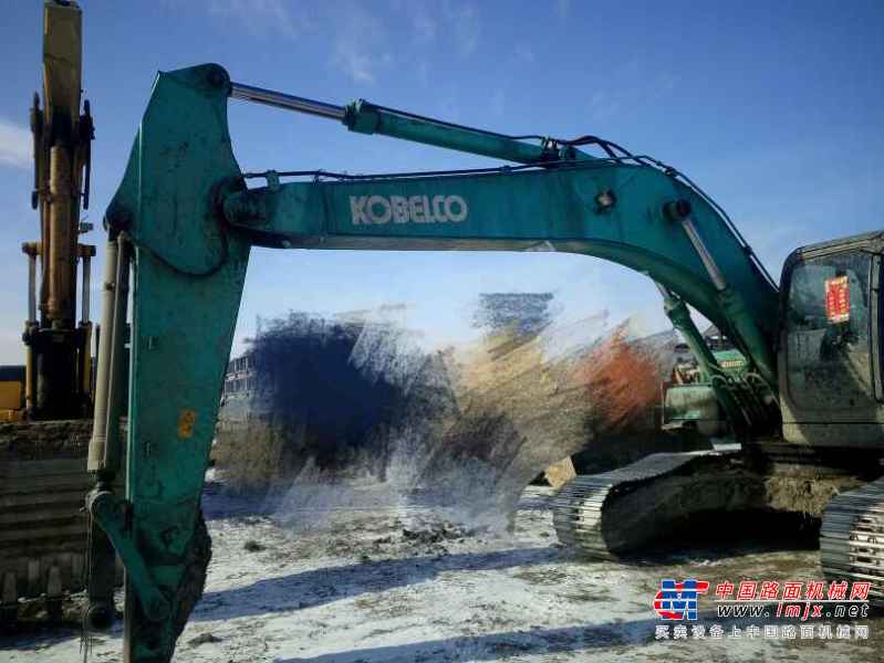 黑龙江出售转让二手16000小时2009年神钢SK260LC挖掘机