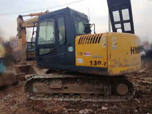 河南出售转让二手5600小时2010年现代R110挖掘机