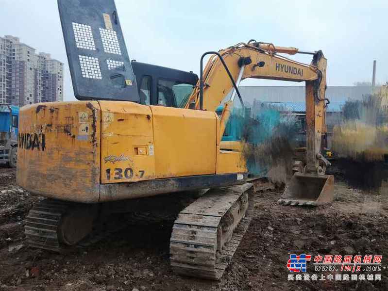 河南出售转让二手5600小时2010年现代R110挖掘机