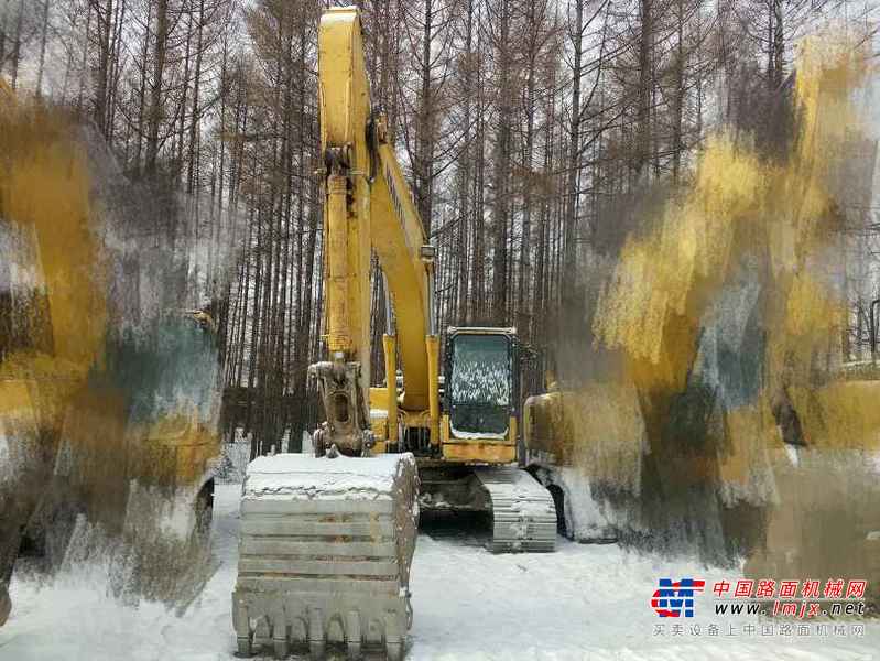 黑龙江出售转让二手12000小时2008年小松PC200挖掘机