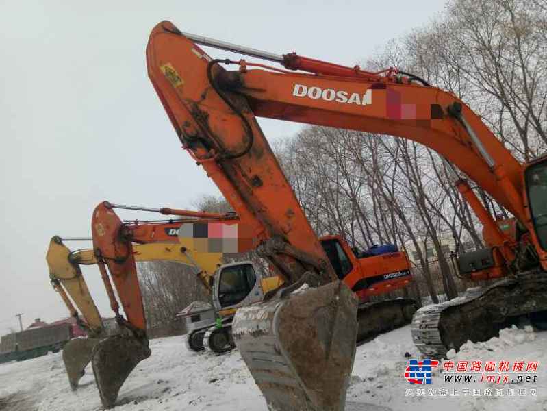 黑龙江出售转让二手13812小时2010年斗山DX300LC挖掘机