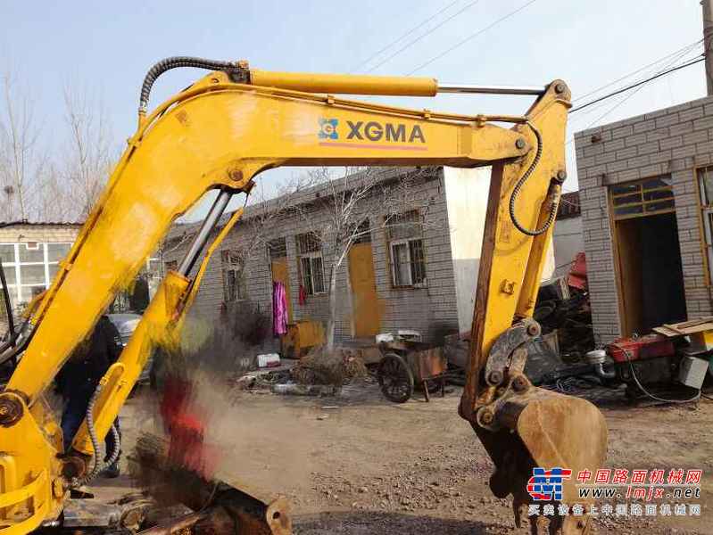 河南出售转让二手1100小时2011年厦工XG806挖掘机