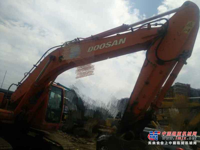贵州出售转让二手8000小时2009年斗山DH225LC挖掘机