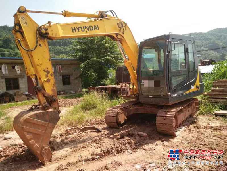 云南出售转让二手6500小时2010年现代R80挖掘机