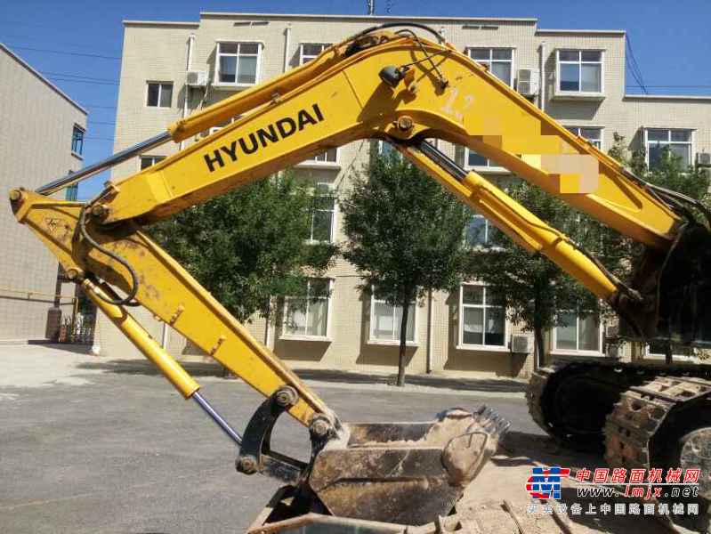 陕西出售转让二手1300小时2015年现代R60挖掘机