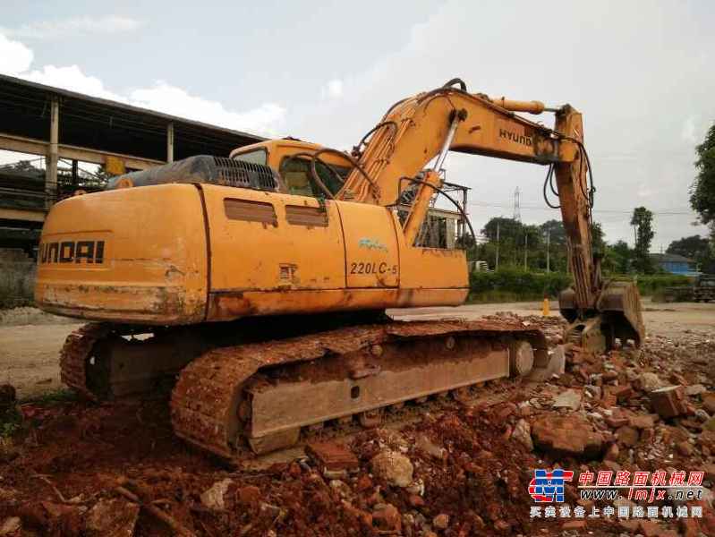 云南出售转让二手16470小时2007年现代R220LC挖掘机