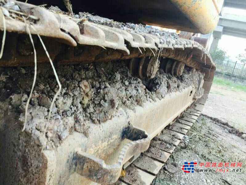 云南出售转让二手5000小时2012年龙工LG6225挖掘机