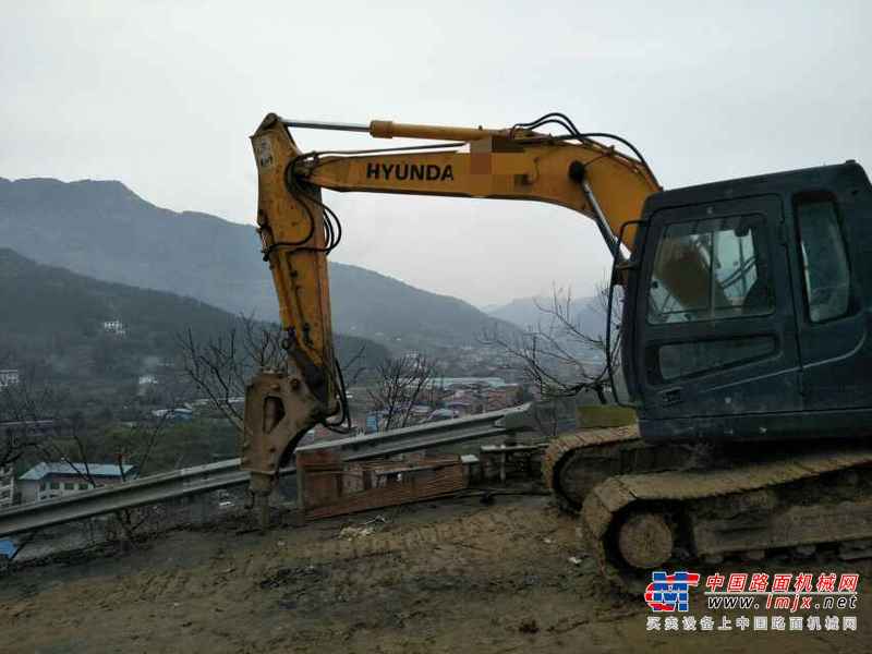 重庆出售转让二手9000小时2010年现代R150挖掘机