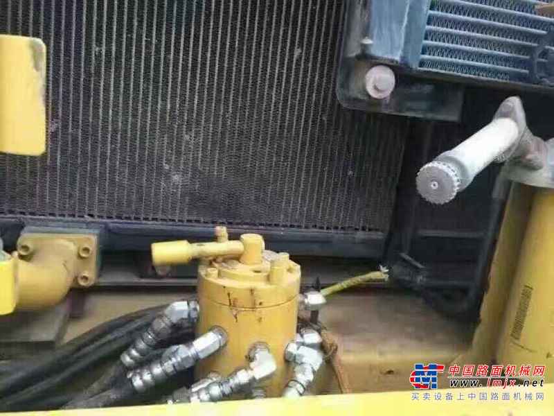 山东出售转让二手8000小时2013年小松PC200挖掘机
