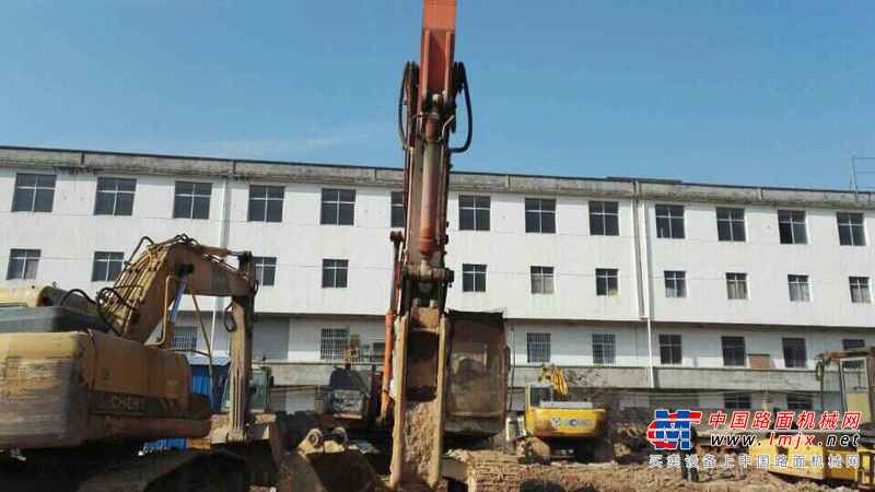 江西出售转让二手18000小时2004年日立ZAXIS230挖掘机