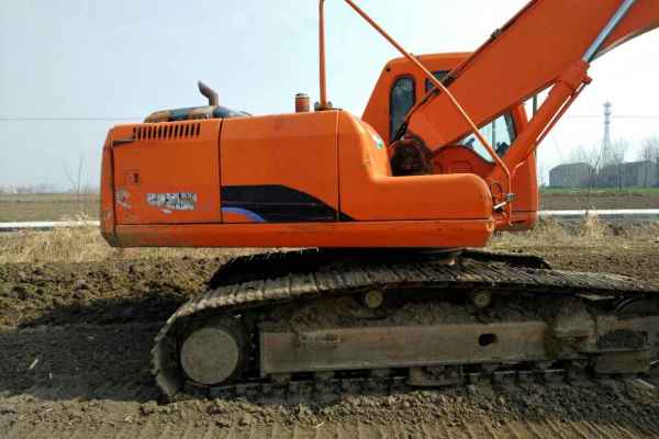 安徽出售转让二手12500小时2010年斗山DH215挖掘机