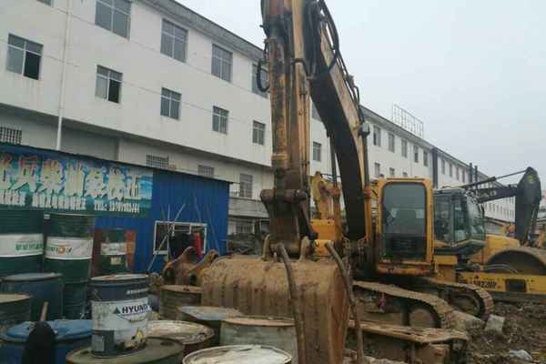 江西出售转让二手8000小时2009年现代R220LC挖掘机