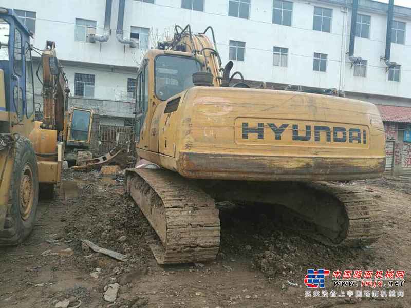 江西出售转让二手8000小时2009年现代R220LC挖掘机