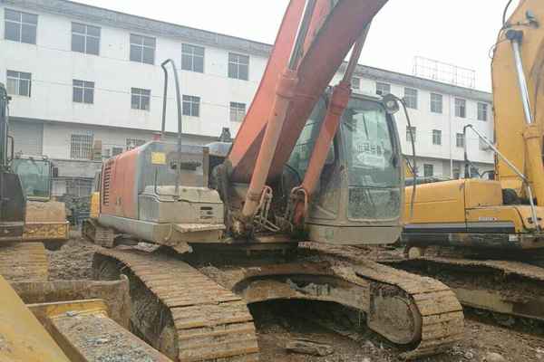江西出售转让二手6800小时2009年日立ZX240挖掘机