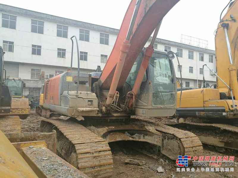 江西出售转让二手6800小时2009年日立ZX240挖掘机
