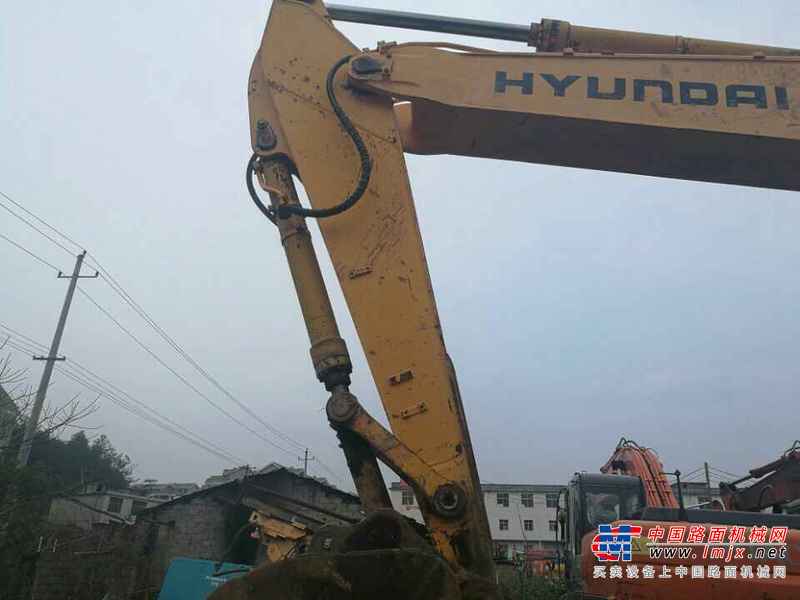 江西出售转让二手6000小时2010年现代R225挖掘机